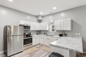 Floyd - Brand New & Near Downtown! by Newman Hospitality